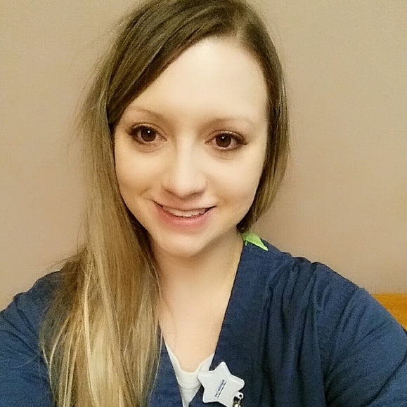 Meet your Posher, Crissy - Picture 3 of 3